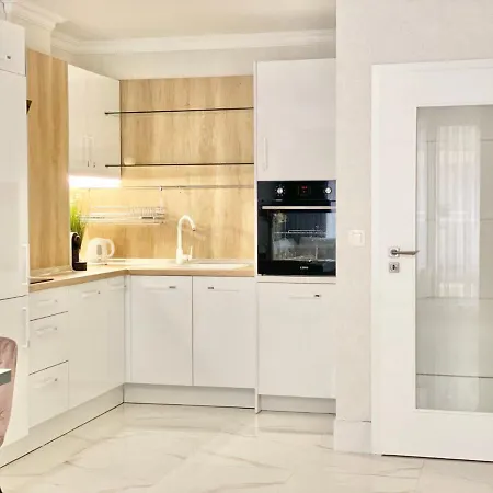 Modern For 4 Guests Sea View & Free Parking 아파트