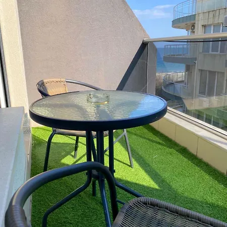 Modern For 4 Guests Sea View & Free Parking 포마리