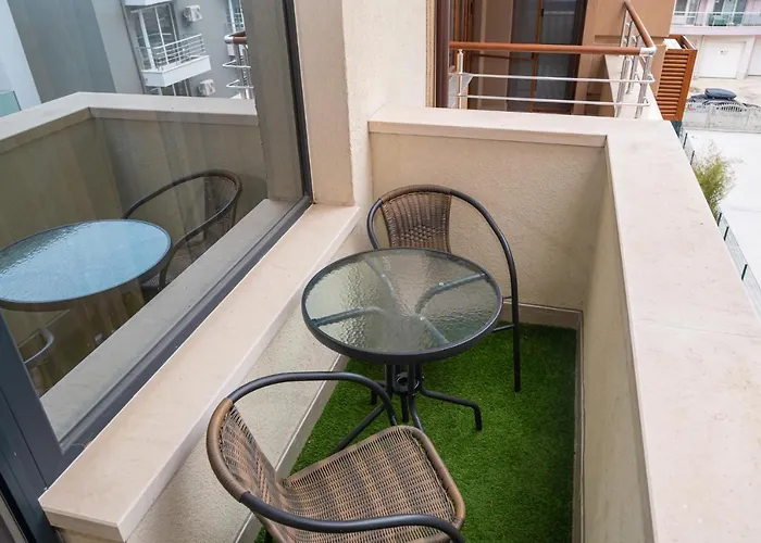 Modern For 4 Guests Sea View & Free Parking 公寓 *